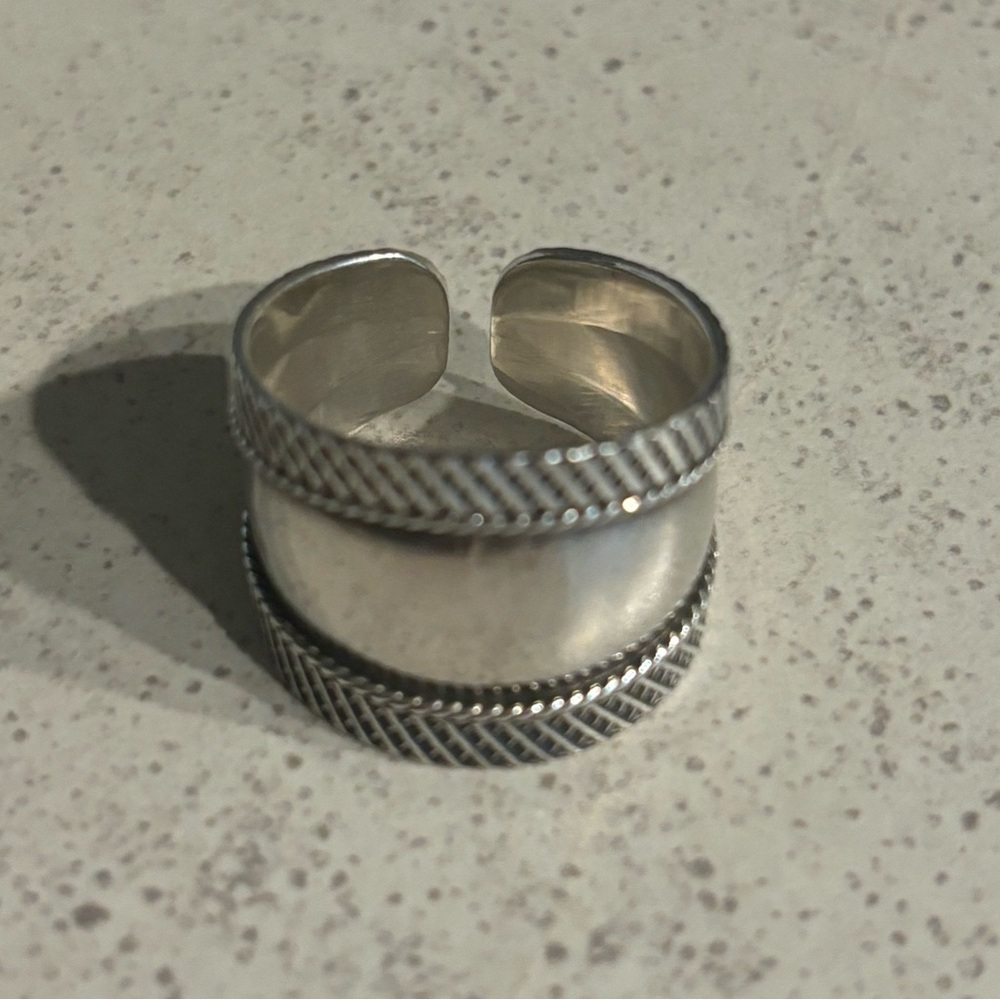 Sterling silver ring 925